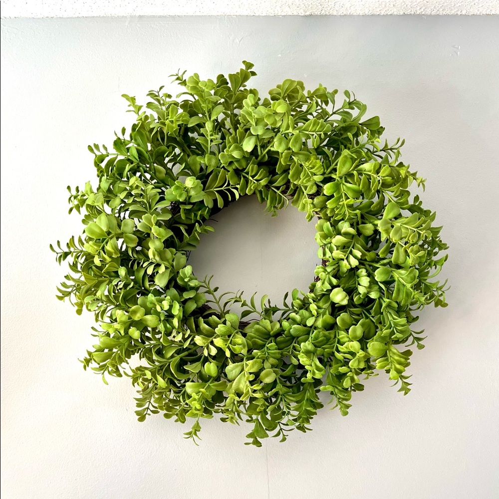 14inch Boxwood Wreath (Faux)